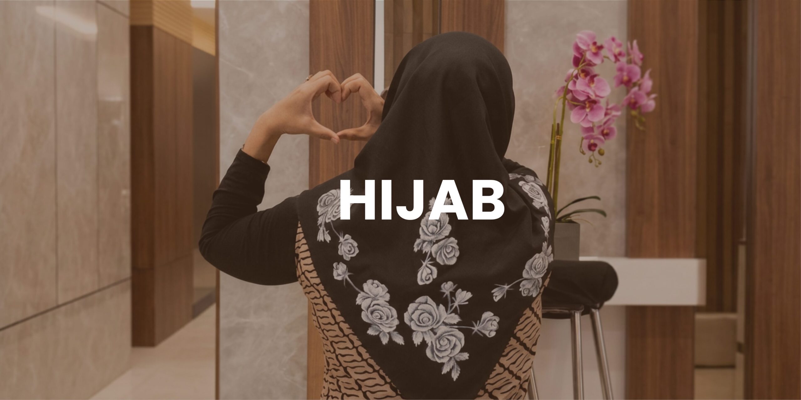 Hijab Motif Lukisan Bunga Matahari