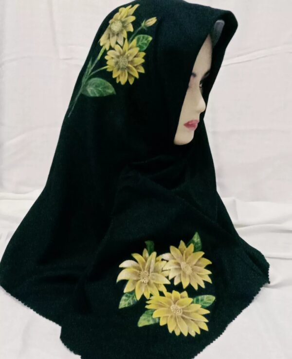 Hijab Motif Lukisan Bunga Matahari