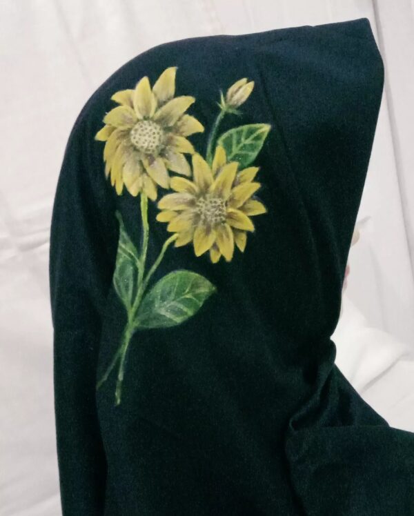 Hijab Motif Lukisan Bunga Matahari