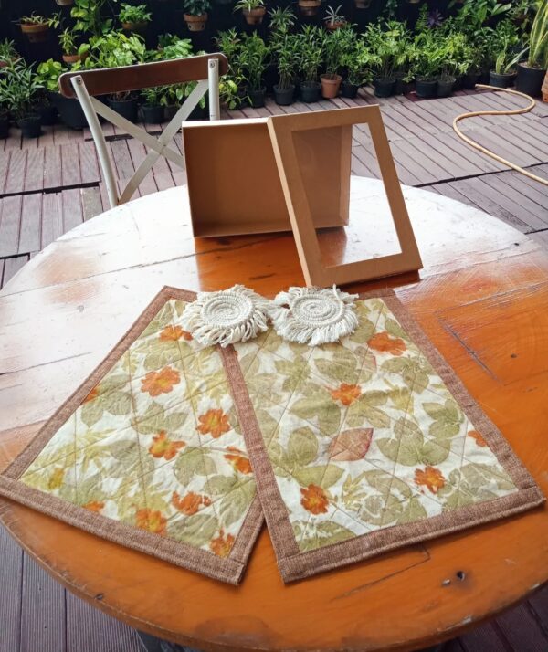 hampers p2 Clarins Art Exclusive Custom Hampers