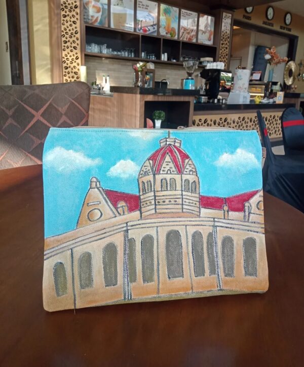 Sleeve Tablet Motif Lukisan Gedung Alun - Alun Surabaya